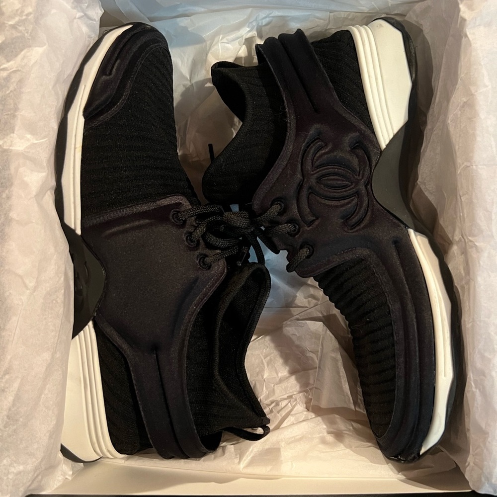Chanel black huarache style slip on sneakers with multiple CC logos. Sz. 40 - Picture 6 of 11